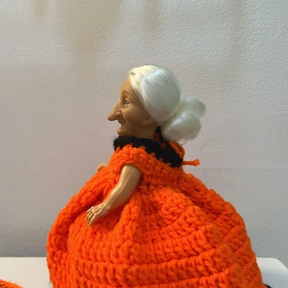 Vintage Hand crocheted Witch toilet paper cover | Halloween | Fall Decor | BX24 - Picture 5 of 9